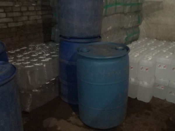 В Саперном накрыли цех по производству контрафактной водки