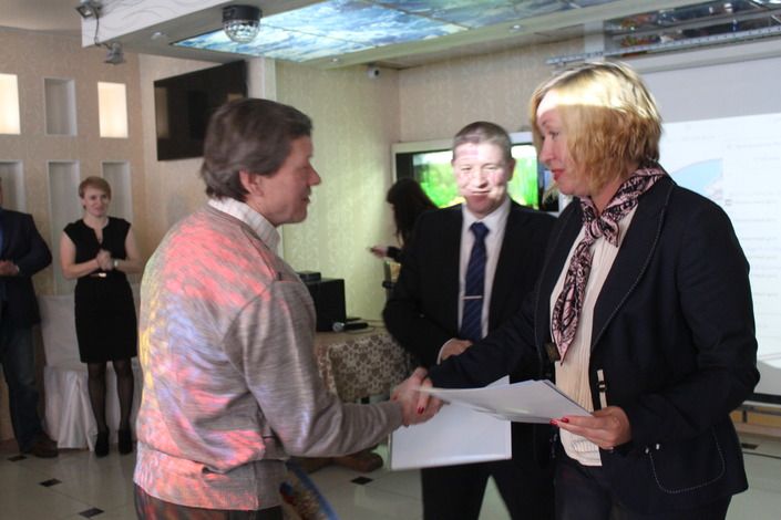 ФОТО: В Колпинском районе поздравили работников ЖКХ