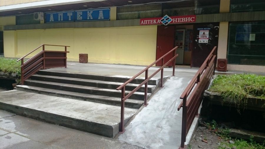 Колпинскую аптеку сделали удобней для пожилых