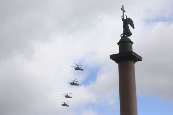 Над Петербургом проходит тренировка авиации ко&nbsp;Дню Победы