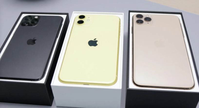 В Петербурге управляющий пункта выдачи заказов подменил 11 оригинальных iPhone на подделки
