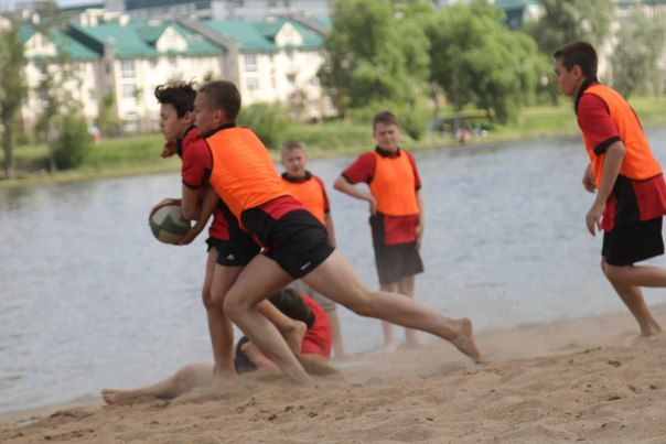 Прошел турнир по пляжному регби на кубок МО Колпино