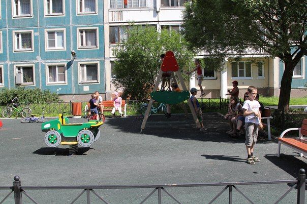 Детская площадка восстановлена