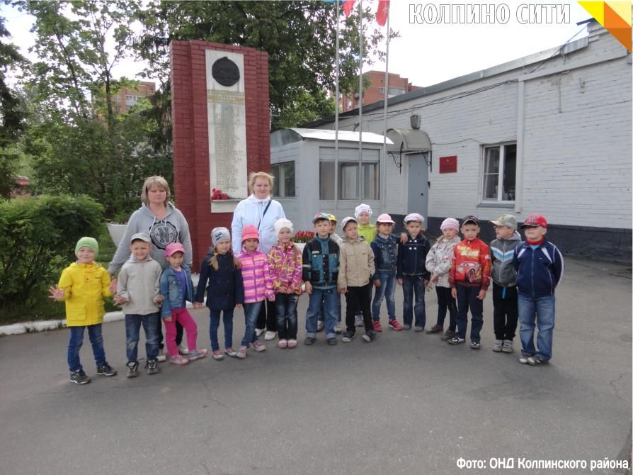 Детсадовцы побывали в гостях у огнеборцев 29 пожарной части Колпинского района