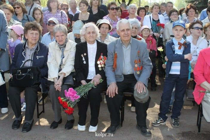 ФОТО: Торжественный митинг у стелы