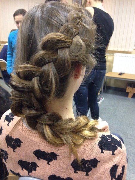 Прошел увлекательный мастер-класс по плетению кос