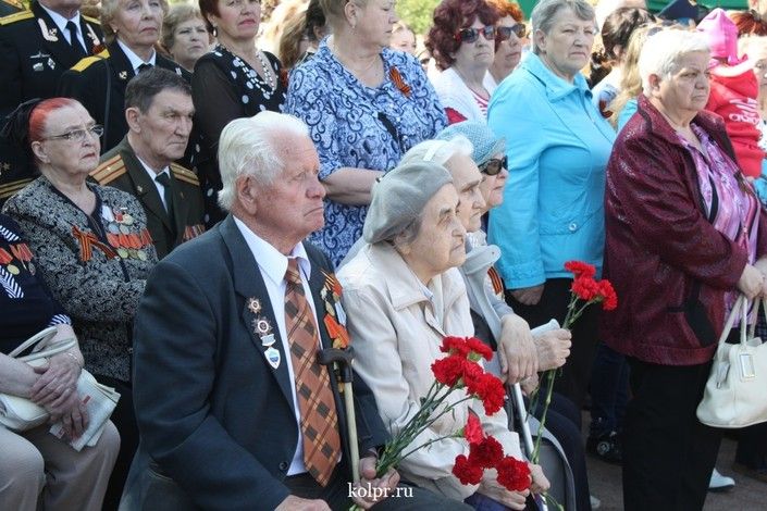 ФОТО: Торжественный митинг у стелы