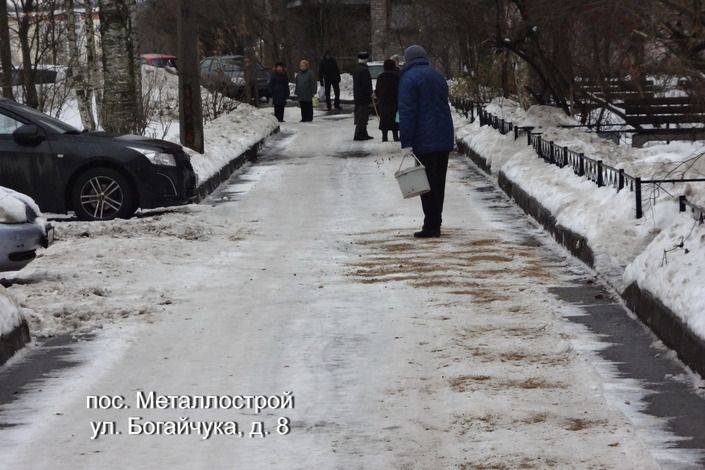 С территории Колпинского района вывезено более 800 куб. м. снега