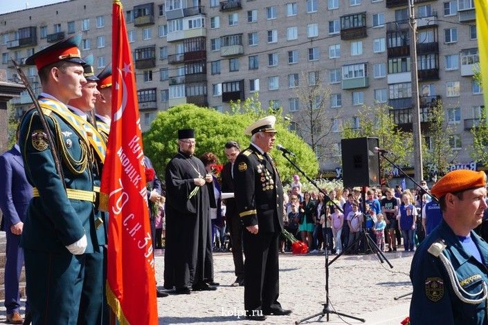 ФОТО: Торжественный митинг у стелы