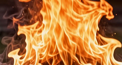 Частный дом сгорел в Любани