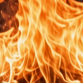 Частный дом сгорел в Любани