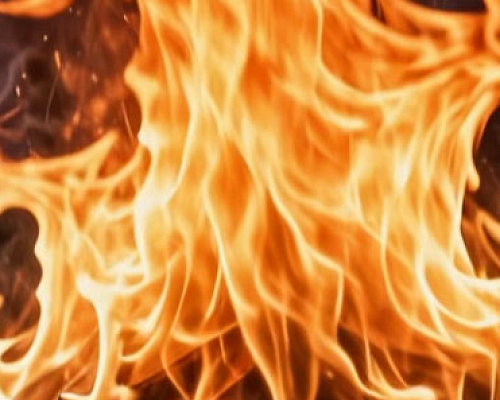 Частный дом сгорел в Любани