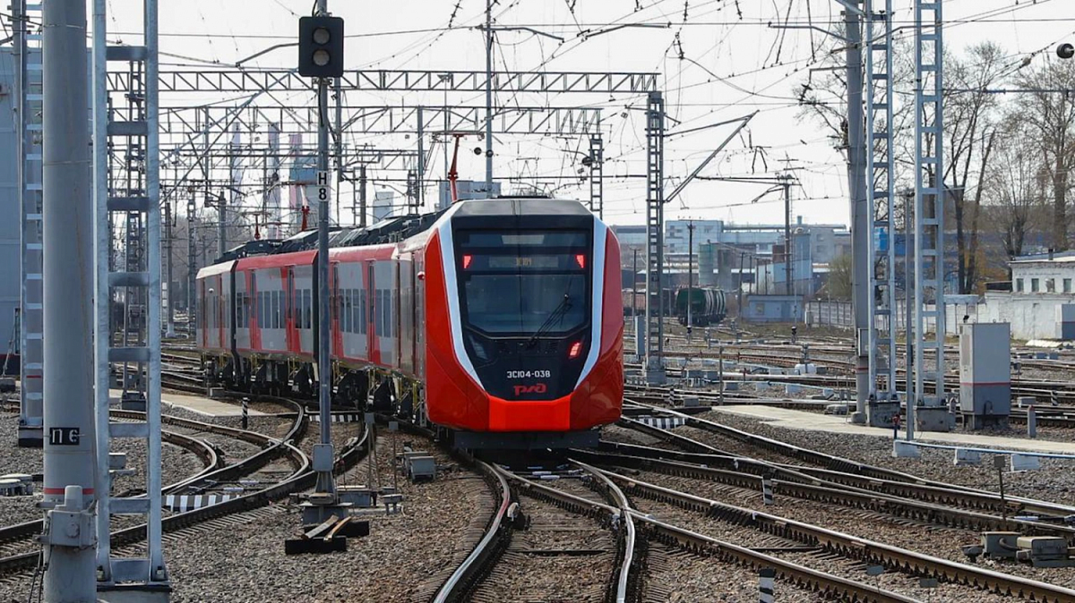 Первый электропоезд «Финист» запустили в Петербурге Первый электропоезд «Финист» запустили в Петербурге