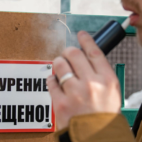 «Однозначное доказанное зло»: депутаты ЗакСа обсудили запрет вейпов