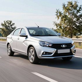 Интерес к новым отечественным авто в Петербурге вырос на треть