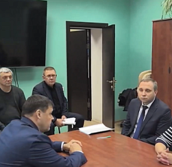 Председатель Жилищного комитета Денис Удод совместно с главой Колпинского района Николаем Гордеем провёл рабочий объезд