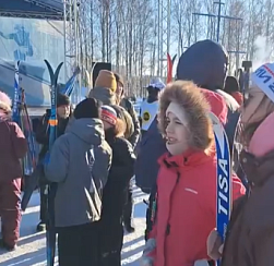 Рекордное число участников вышло на старт «Лыжни России – 2026» в Колпино