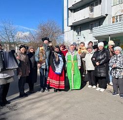 В Колпино в рамках весенней акции «Добрый субботник» прошло мероприятие «Сделаем жизнь людей серебряного возраста краше»