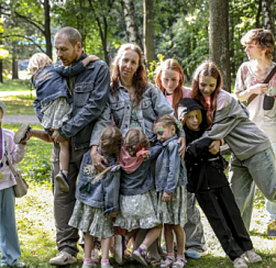 Петербургским семьям с детьми до 7 лет предложили платить по 50 тысяч рублей ежемесячно
