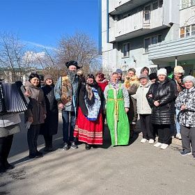 В Колпино в рамках весенней акции «Добрый субботник» прошло мероприятие «Сделаем жизнь людей серебряного возраста краше»