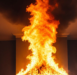 В посёлке им. Свердлова при пожаре в жилом доме пострадала женщина