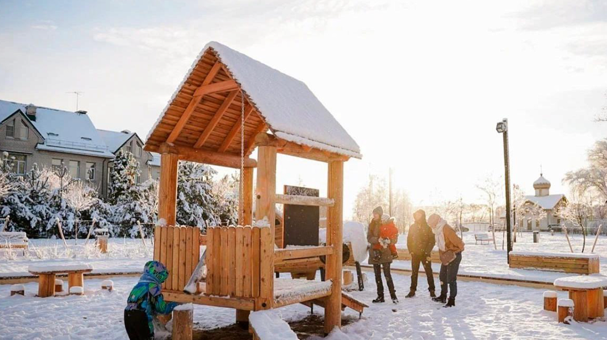 В Колпино завершили благоустройство сквера на Зелёной набережной