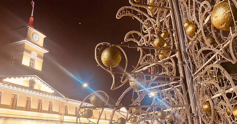 Колпинский район украсили к Новому году