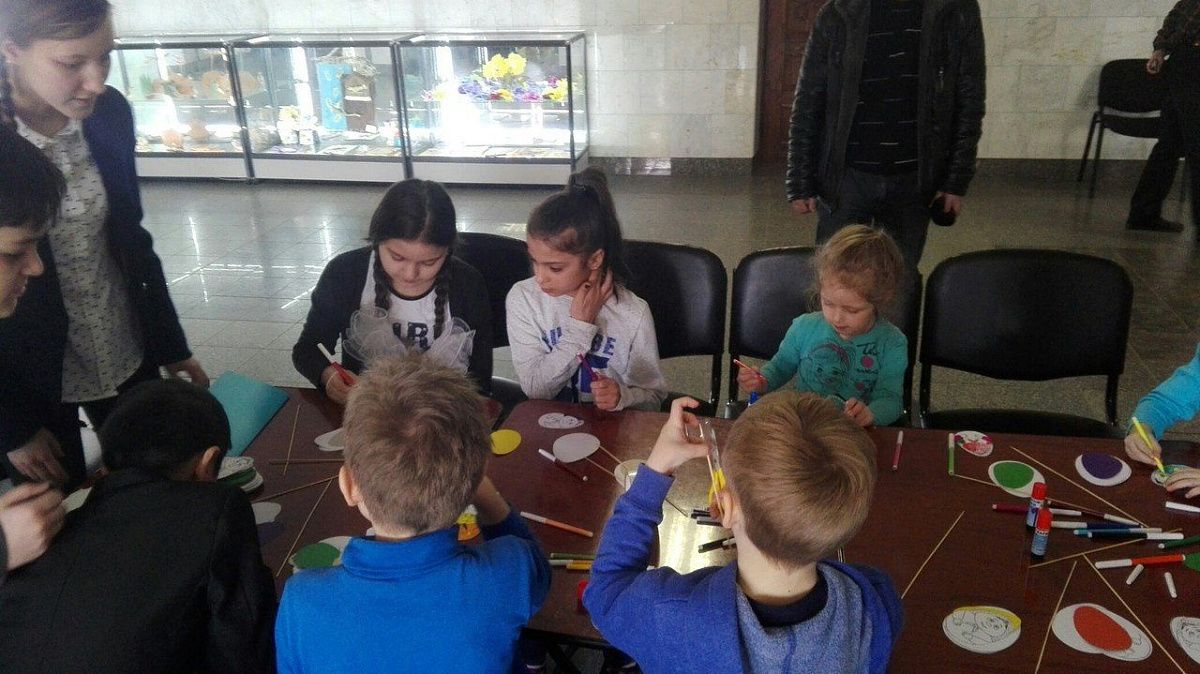 В Колпино прошли мастер-классы семейного творчества "Счастье быть вместе"