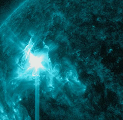 Ночью на Солнце произошёл крупный выброс плазмы в сторону Земли