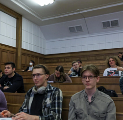 Выпускников юридических вузов хотят обязать работать по специальности