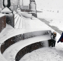 Из-за снега и обледенения в Петербурге объявлен «желтый» уровень погодной опасности