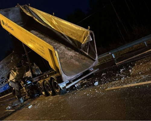 Трасса А-121 Сортавала полностью перекрыта на 80 километре из-за аварии