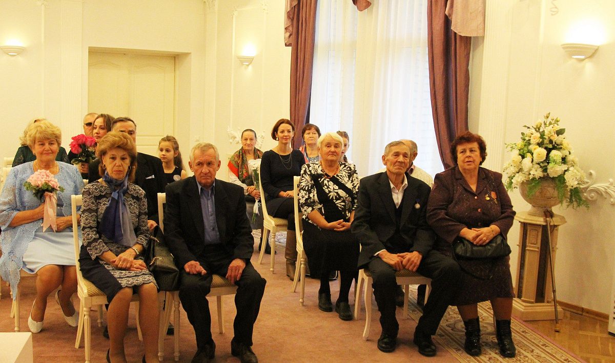 Золотые колпинские семьи