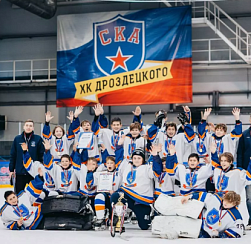 Команда «Варяги» победила в юбилейном турнире по хоккею памяти Дроздецкого в Колпино