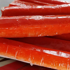 Диетолог рассказала, есть ли польза в крабовых палочках