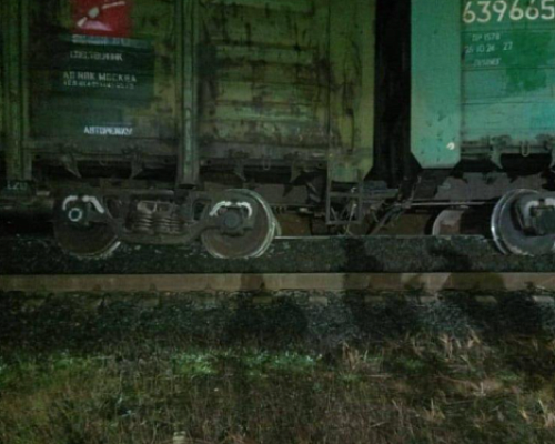 В Ленобласти с рельсов сошли грузовые вагоны со щебнем