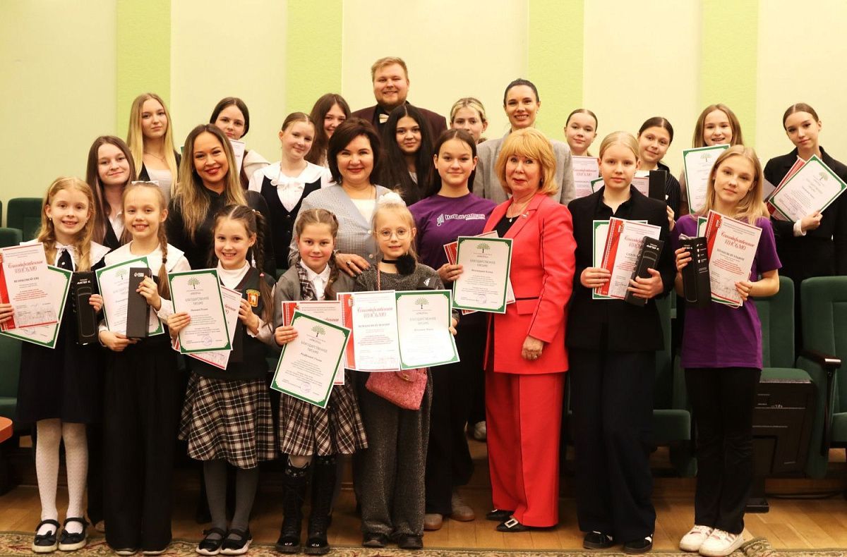 В здании колпинского муниципалитета состоялось вручение благодарственных писем 