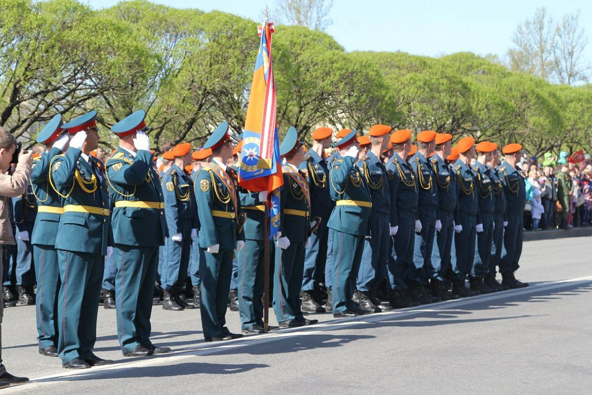 Парад Победы впервые прошел в Колпино