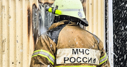 Более 14 лесных пожаров полыхают в Якутии