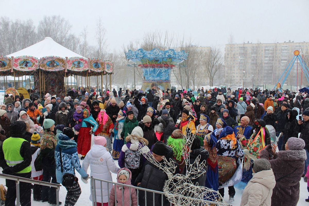 В парке Аттракционов прошло праздничное мероприятие «Масленичные потехи»