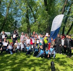 Муниципалитет поздравил юных колпинцев с Днём защиты детей