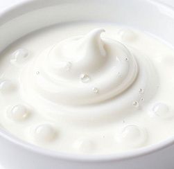 Лишь четверть сметаны в магазинах Петербурга прошла проверку качества и безопасности
