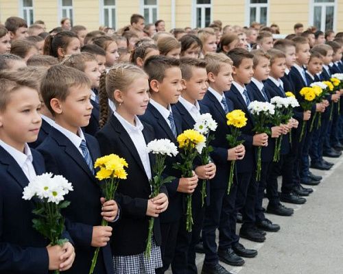 В Ленобласти обсудят введение в школах единой формы