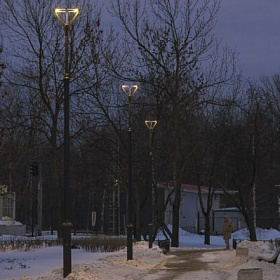 Новые фонари в сквере на Октябрьской улице.