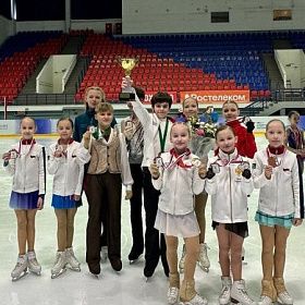 Командные соревнования «Золотой конёк» прошли в Академии фигурного катания