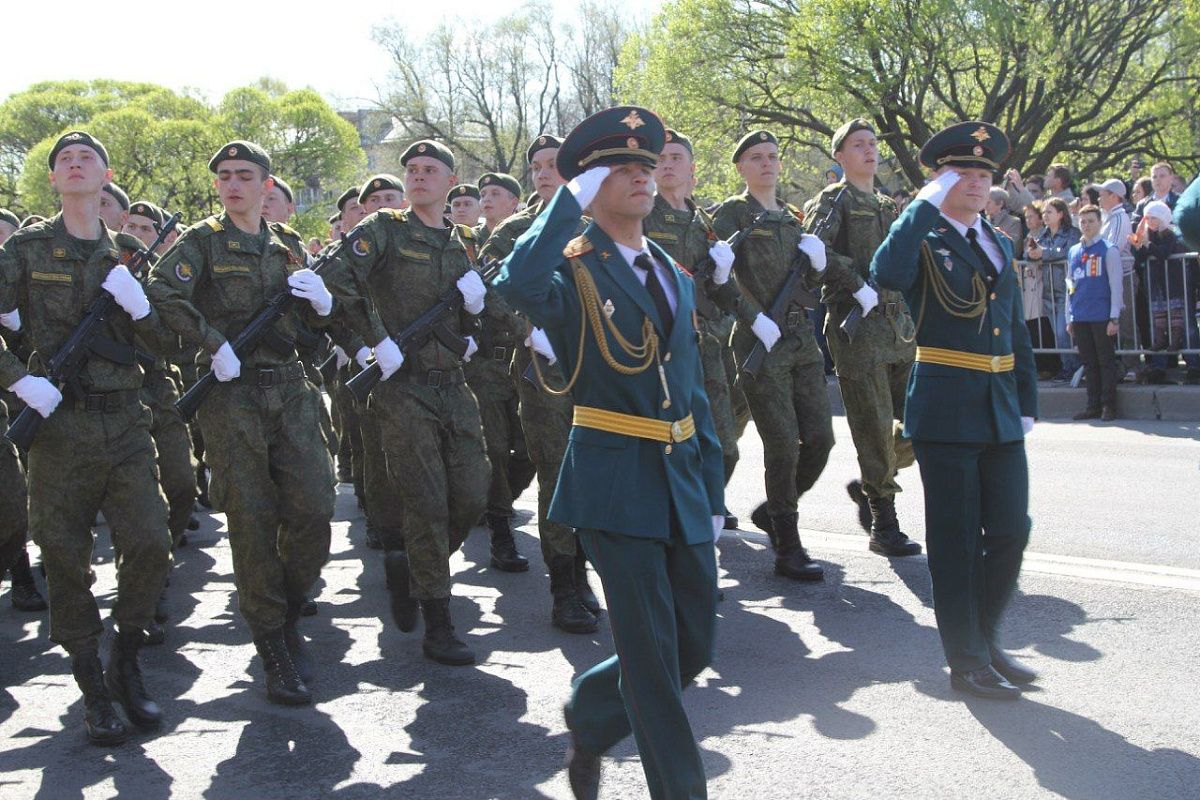 Парад Победы впервые прошел в Колпино