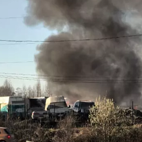 На заправке в Колпинском районе загорелись бензовозы