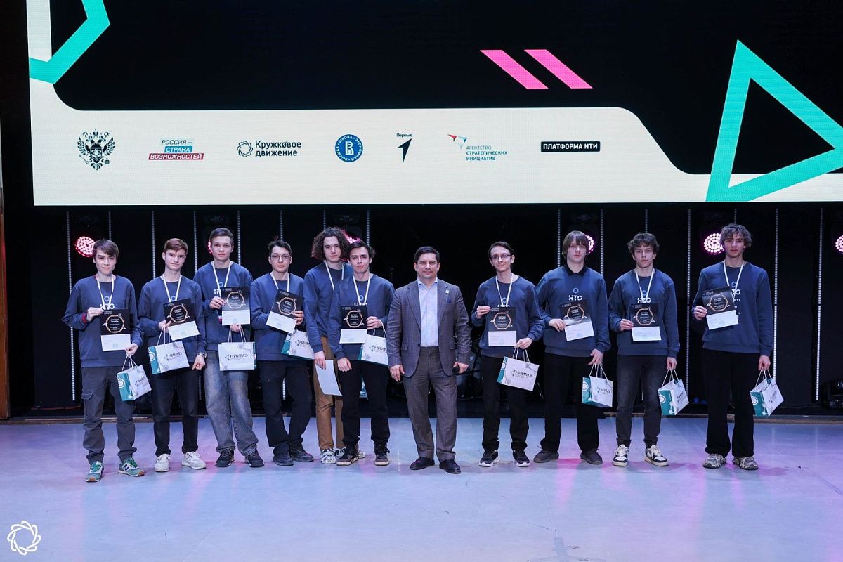 Школьники Колпинского района стали призёрами Национальной технологической олимпиады