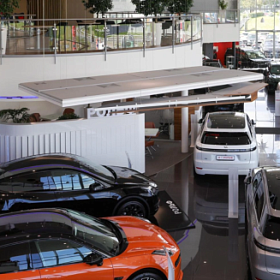 Владельцы люксовых авто в Петербурге принесут 453 млн рублей налогов