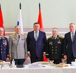 Полномочный представитель Президента России в СЗФО Игорь Руденя и губернатор Александр Беглов поздравили ветеранов и бойцов СВО